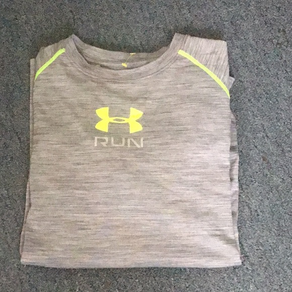 UNDER ARMOUR LONG SLEEVES SHIRT. - Picture 1 of 4